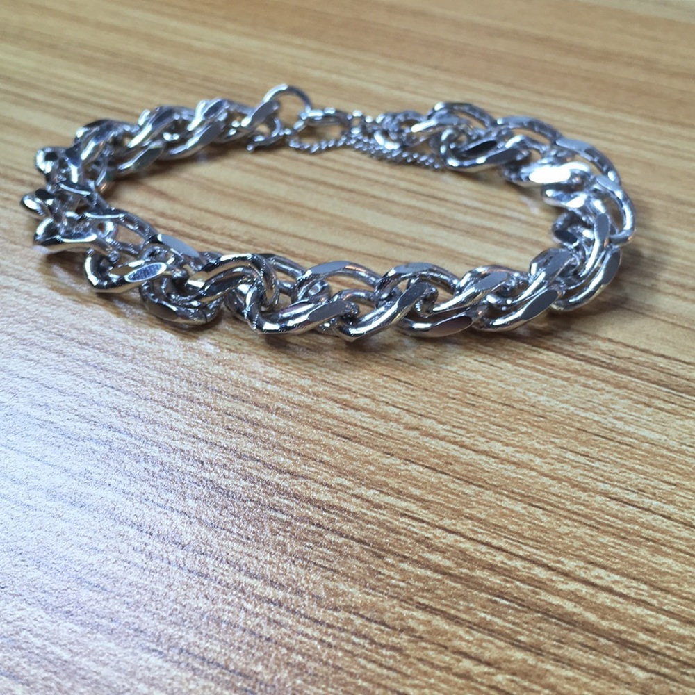 Silver chain link bracelet